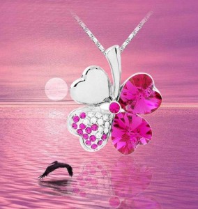 rose-red-swarvski-crystak-pendant